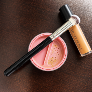 BLUSHBOX Angled Concealer Brush